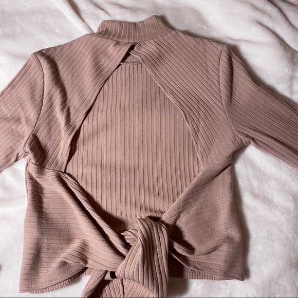 Forever 21 Tie-Back Crop Top - Picture 4 of 5